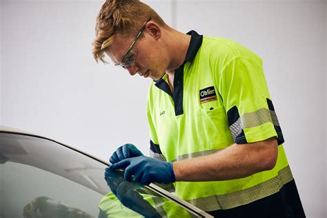 glasses repair canberra|car windscreen replacement canberra.